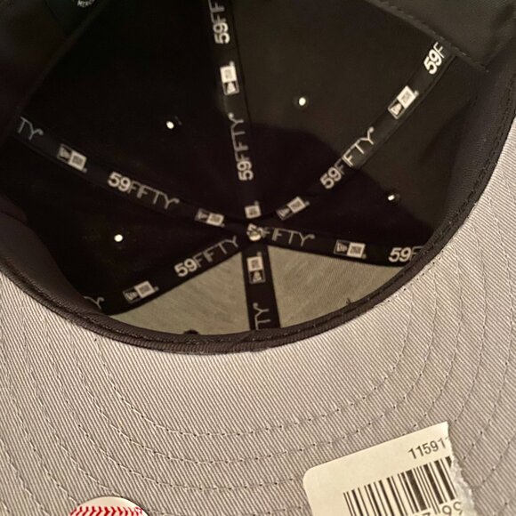 Nwt New Era Black Out 59Fifty Chicago White Sox Fitted Hat Cap MLB - Picture 3 of 4